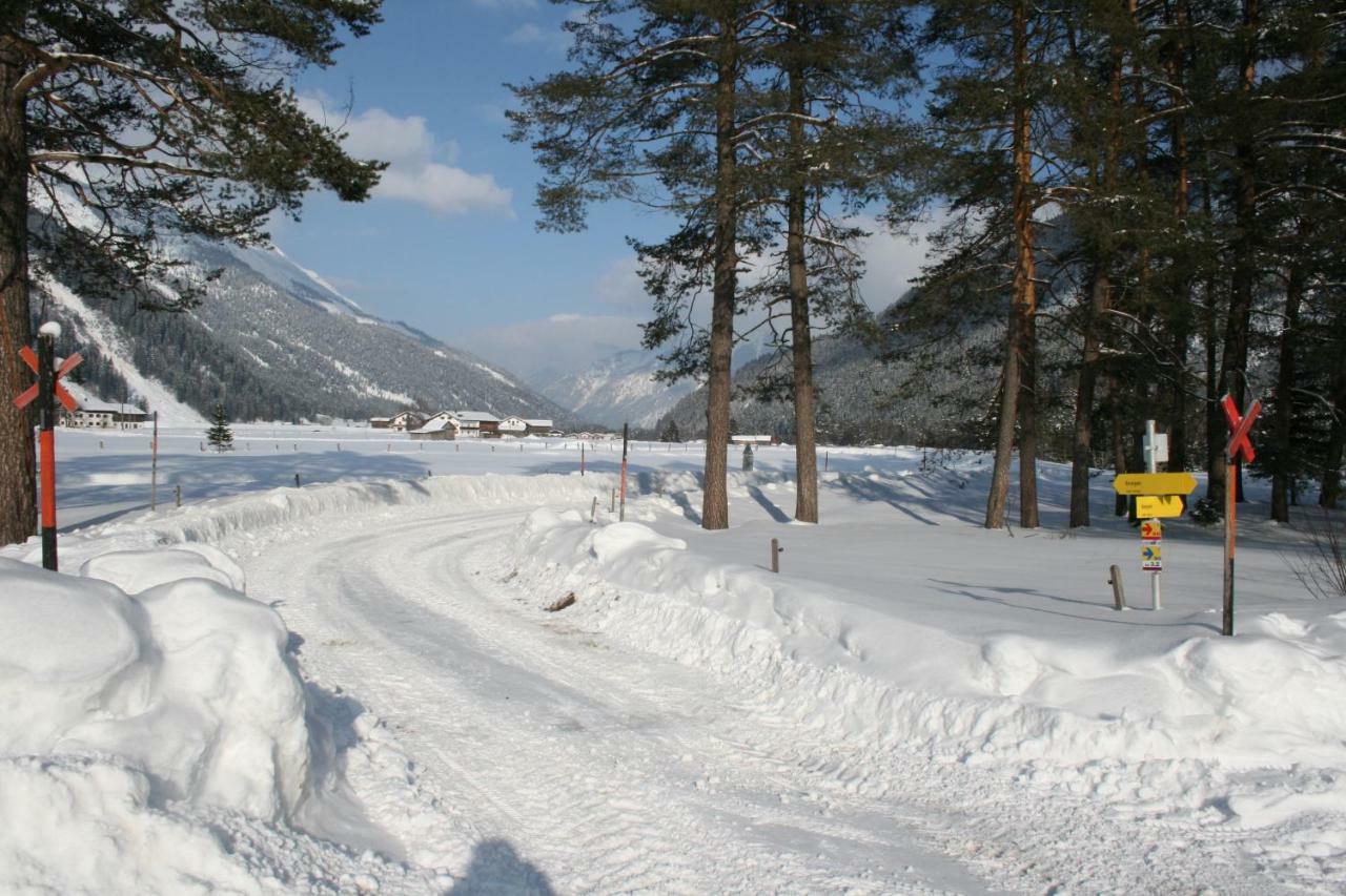شقة Haus Alpina Häselgehr المظهر الخارجي الصورة